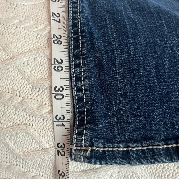 Daytrip Women’s Vintage Medium Wash Distressed Jeans 34W/32L - Picture 9 of 12